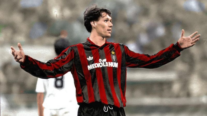 Huyền thoại Marco van Basten - Cầu thủ trong đội hình AC Milan xuất sắc